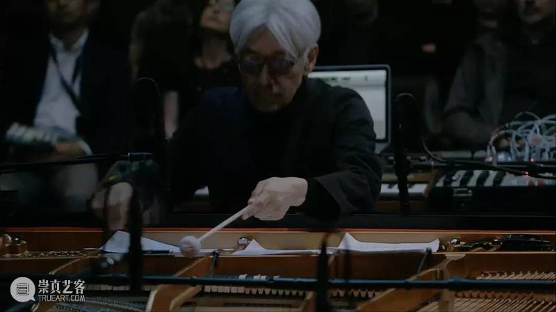 来稿 |坂本龙一《异步》：崭新的音乐语言，把生命像倒影和梦境一般捕捉下来 生命 音乐 坂本龙一 异步 语言 倒影 梦境 来稿 前言 艺术 崇真艺客