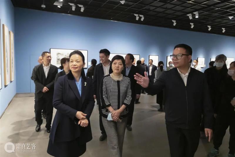 “瓷艺生辉﹒杨学棒作品展”开幕 瓷艺 杨学棒 作品展 中共 温州市委宣传部 苍南县人民政府主办 中共苍南县委宣传部 苍南县 文化 广电旅游体育局 崇真艺客