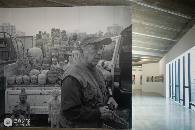 “共鸣：致敬罗伯特·弗兰克”明日开展！ 罗伯特·弗兰克 展期 地点 三影堂摄影艺术中心 北京市朝阳区 草场地 主办方 希帕 画廊 书房 崇真艺客