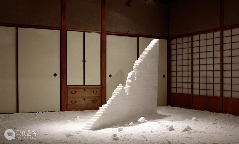 日本艺术家用盐画画,55个小时制作10万朵樱花,背后原因令人泪目 樱花 日本 背后 艺术 原因 泪目 赏樱 季节 枝头 心神 崇真艺客