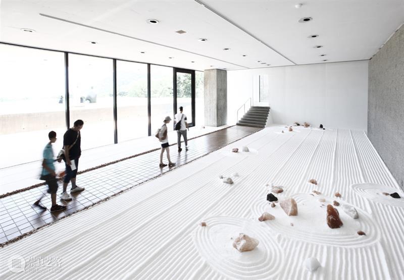 日本艺术家用盐画画,55个小时制作10万朵樱花,背后原因令人泪目 樱花 日本 背后 艺术 原因 泪目 赏樱 季节 枝头 心神 崇真艺客
