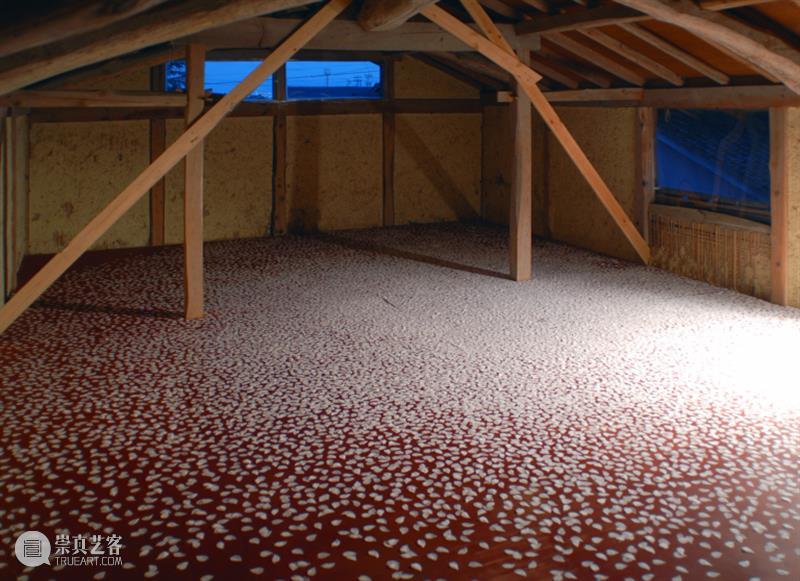 日本艺术家用盐画画,55个小时制作10万朵樱花,背后原因令人泪目 樱花 日本 背后 艺术 原因 泪目 赏樱 季节 枝头 心神 崇真艺客