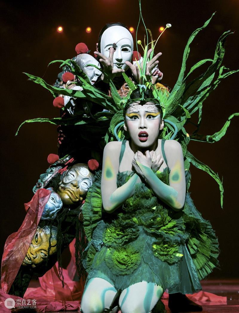 杨丽萍《平潭映象》演绎东方魔幻,绝美呈现千年海洋神话! 平潭映象 杨丽萍 海洋 神话 东方 魔幻 舞台 艺术家 舞台剧 题材 崇真艺客