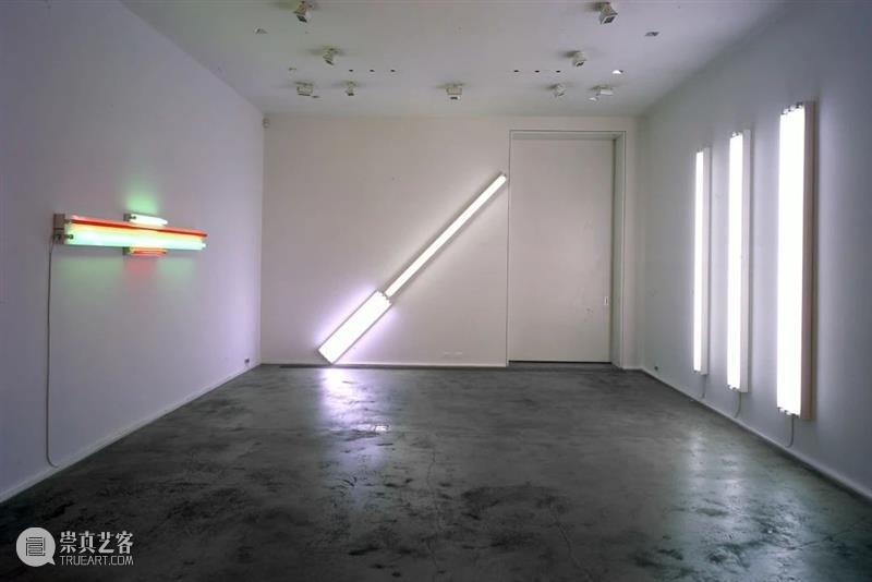 今日生日｜丹·弗莱文（Dan Flavin） 弗莱文 Flavin 生日 卓纳 画廊 日光 现场 纽约 1933—19961933年4月1日 塔特林 崇真艺客