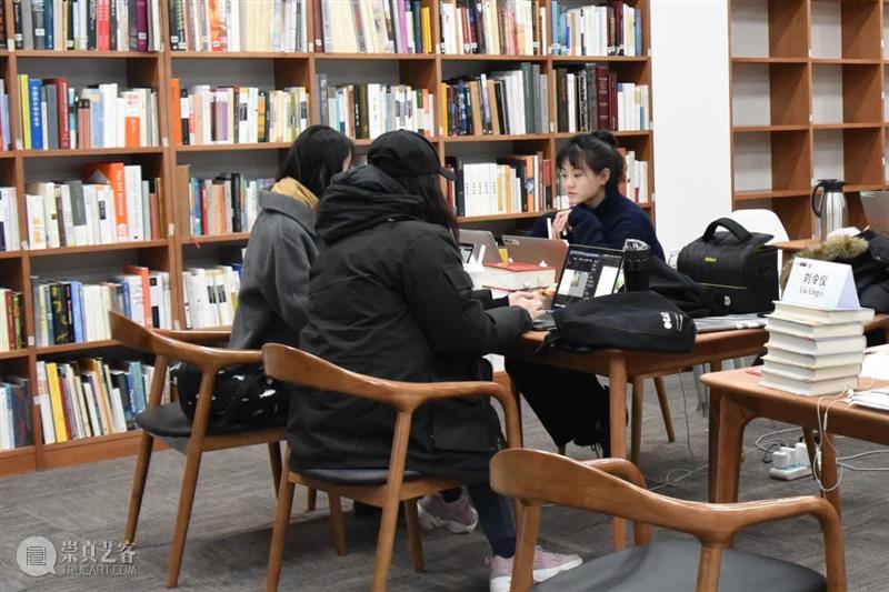 学术回顾 | 2020OCAT研究中心年度讲座第二讲：无偶像论、物质性与神圣性  张若瑾 偶像 年度 讲座 物质性 神圣性 学术 2020OCAT研究中心 以下 文章 北京大学人文社会科学研究院 崇真艺客
