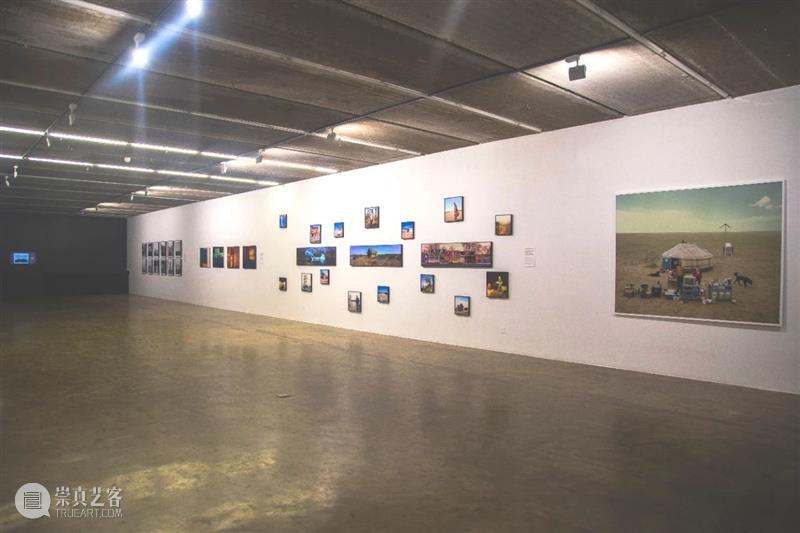致敬罗伯特·弗兰克｜策展人导览&艺术家对谈 罗伯特·弗兰克 策展人 艺术家 时间 艺术 路漫漫其修远 嘉宾 黄庆军 地点 三影堂摄影艺术中心 崇真艺客