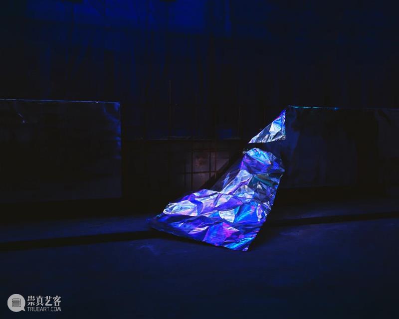 艺术家 | 陈维 昊美术馆个展 Good Night 展览现场 陈维 Night 现场 昊美术馆 艺术家 个展 上海 香格纳画廊 新城 系列 崇真艺客