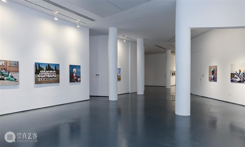 开幕回顾 | 并行中的肖像:南非当代摄影展 肖像 南非 摄影展 华侨城盒子美术馆 现场 Photography并行 艺术家艾丽斯·曼恩 Mann 艺术家 勒博杭 崇真艺客