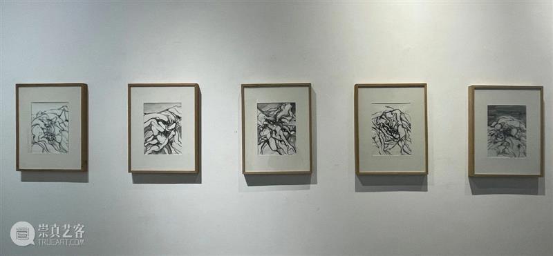 馆藏展讯|《后视镜·上海梧桐美术馆藏品常设展》 后视镜 馆藏 展讯 上海梧桐美术馆藏品常设展》 策展人 林依峰 出品人 邹东方 主办单位 上海梧桐美术馆 崇真艺客