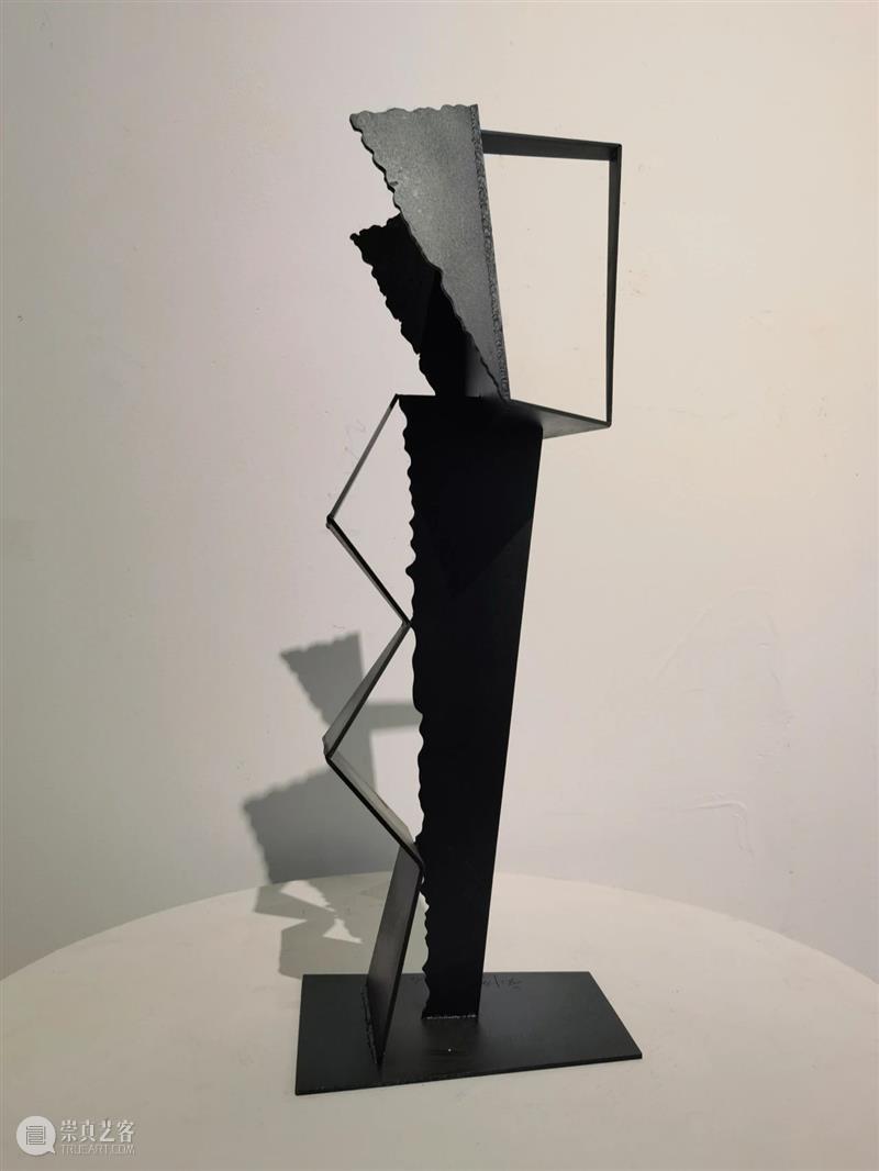馆藏展讯|《后视镜·上海梧桐美术馆藏品常设展》 后视镜 馆藏 展讯 上海梧桐美术馆藏品常设展》 策展人 林依峰 出品人 邹东方 主办单位 上海梧桐美术馆 崇真艺客