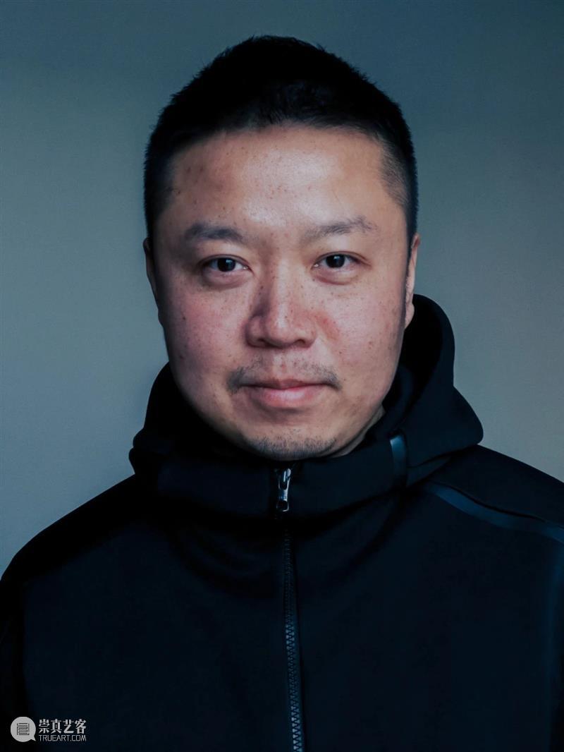 上双 · 讲座 | 艺术家对谈：刘窗、蒲英玮、王拓、殷艾雯 4/18（周日） 艺术家 刘窗 蒲英玮 王拓 殷艾雯 讲座 上海双年展 阶段 地点 上海当代艺术博物馆 崇真艺客