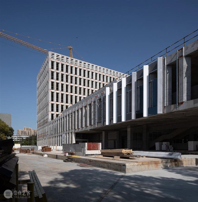同济大学嘉定校区学生活动中心建造中，梁柱的光影 视频资讯 ADCNews 同济大学嘉定校区学生活动中心 梁柱 光影 苏圣亮 项目 热力学 生态 策略 出发点 空间 崇真艺客