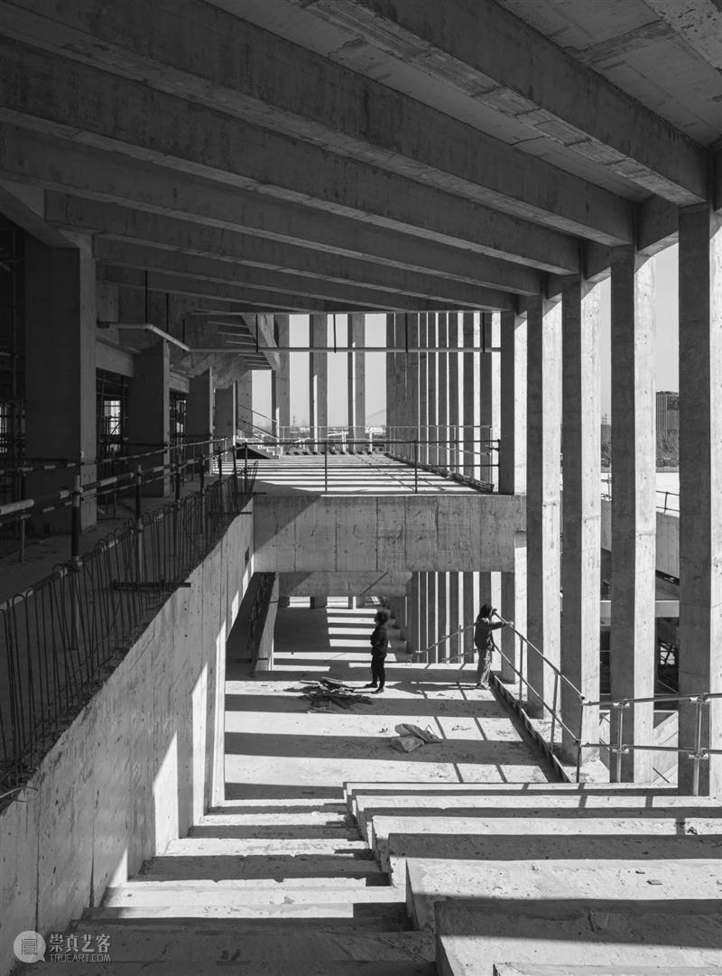 同济大学嘉定校区学生活动中心建造中，梁柱的光影 视频资讯 ADCNews 同济大学嘉定校区学生活动中心 梁柱 光影 苏圣亮 项目 热力学 生态 策略 出发点 空间 崇真艺客