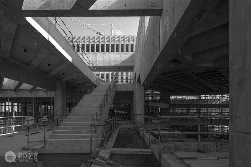 同济大学嘉定校区学生活动中心建造中，梁柱的光影 视频资讯 ADCNews 同济大学嘉定校区学生活动中心 梁柱 光影 苏圣亮 项目 热力学 生态 策略 出发点 空间 崇真艺客