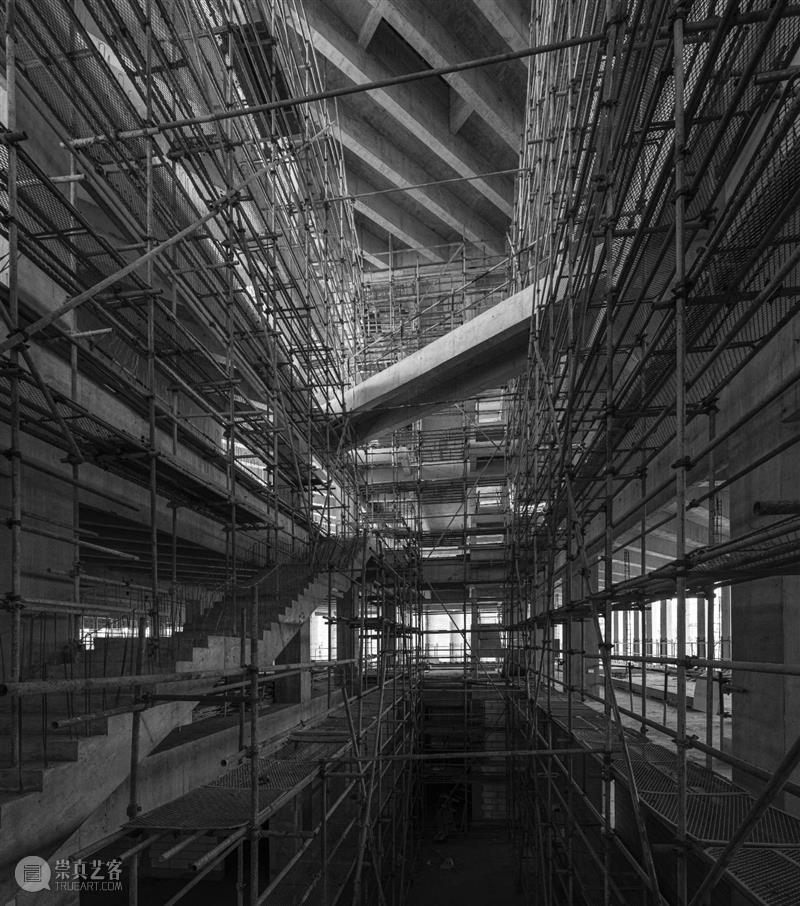 同济大学嘉定校区学生活动中心建造中，梁柱的光影 视频资讯 ADCNews 同济大学嘉定校区学生活动中心 梁柱 光影 苏圣亮 项目 热力学 生态 策略 出发点 空间 崇真艺客