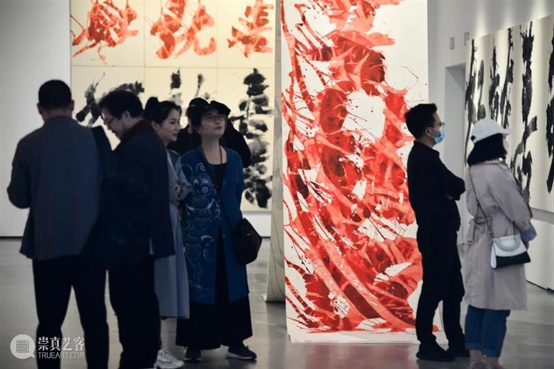 开幕回顾丨「欢喜就好:周雄波个展」4月17日正式开幕 周雄波 个展 厦门宝龙艺术中心 仪式 研讨会 日本 武藏野美术大学 教授 当代 艺术家 崇真艺客