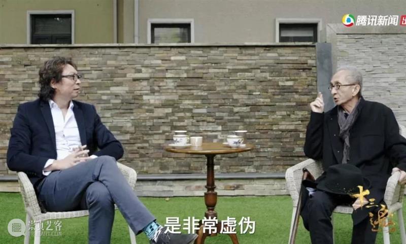 敢戳穿许知远虚伪的人，只有他了 许知远 老人家 手里 压迫感 杯子 对面 东西 老爷子 节目 十三邀 崇真艺客