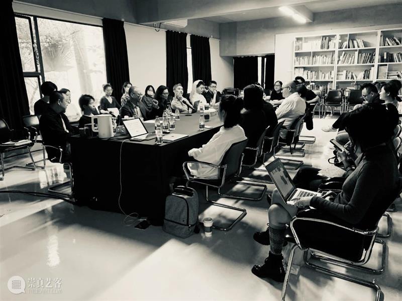 甩丫的！飞去来器——第九届OCAT双年展正式启动 视频资讯 OCAT深圳馆 飞去来器 OCAT 双年展 深圳馆 华·美术馆 华侨城集团有限公司 特别鸣谢 华侨城华南集团 总监 冯峰 崇真艺客
