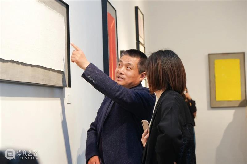 “有光—周先锋个展”现场丨AMNUA LIVE 周先锋 个展 现场 AMNUA LIVE 南京艺术学院美术馆 展厅 馆长 郑闻先生 艺术 崇真艺客