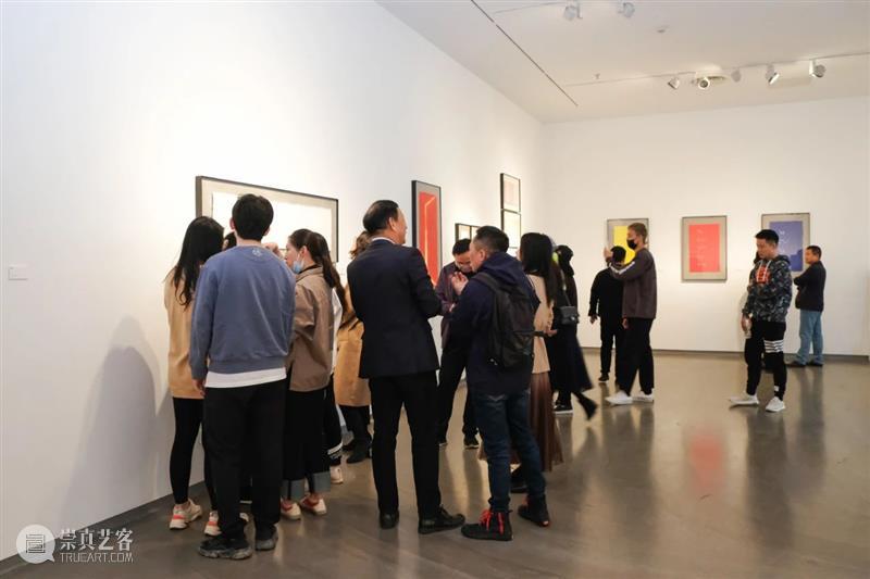 “有光—周先锋个展”现场丨AMNUA LIVE 周先锋 个展 现场 AMNUA LIVE 南京艺术学院美术馆 展厅 馆长 郑闻先生 艺术 崇真艺客
