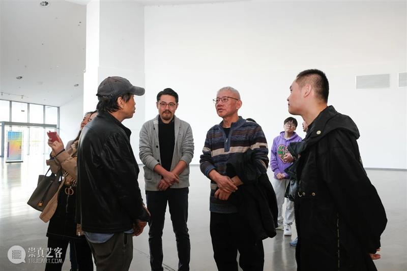 “有光—周先锋个展”现场丨AMNUA LIVE 周先锋 个展 现场 AMNUA LIVE 南京艺术学院美术馆 展厅 馆长 郑闻先生 艺术 崇真艺客