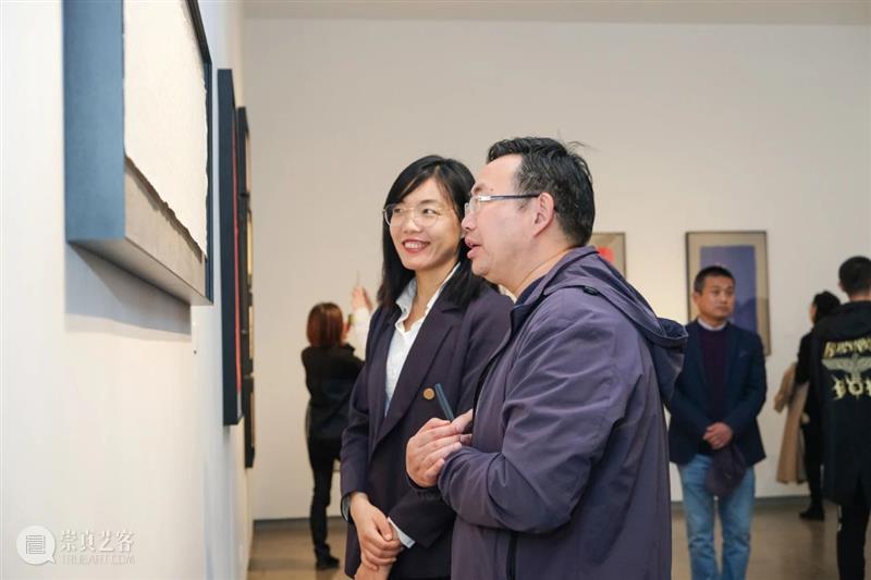 “有光—周先锋个展”现场丨AMNUA LIVE 周先锋 个展 现场 AMNUA LIVE 南京艺术学院美术馆 展厅 馆长 郑闻先生 艺术 崇真艺客