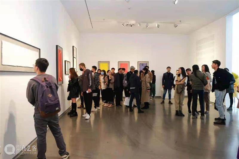 “有光—周先锋个展”现场丨AMNUA LIVE 周先锋 个展 现场 AMNUA LIVE 南京艺术学院美术馆 展厅 馆长 郑闻先生 艺术 崇真艺客