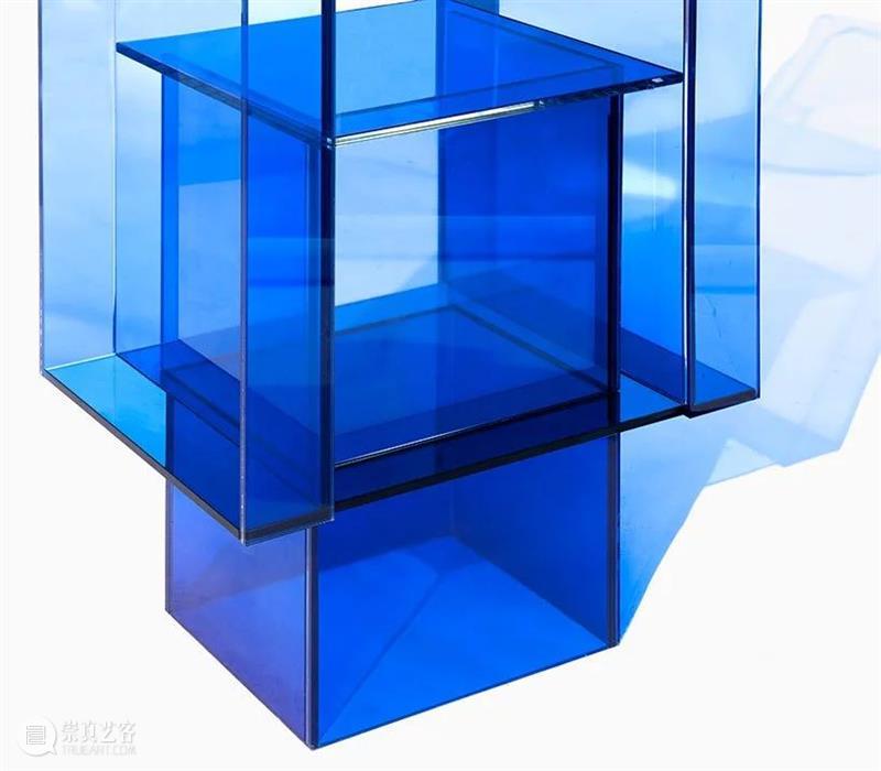 材质丨镭射、透明、渐变——将不确定引入产品设计，这个家具有点野！ 产品 材质 家具 上方 中国舞台美术学会 右上 星标 本文 物BUZAO 实验性 崇真艺客
