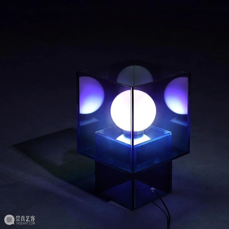 材质丨镭射、透明、渐变——将不确定引入产品设计，这个家具有点野！ 产品 材质 家具 上方 中国舞台美术学会 右上 星标 本文 物BUZAO 实验性 崇真艺客