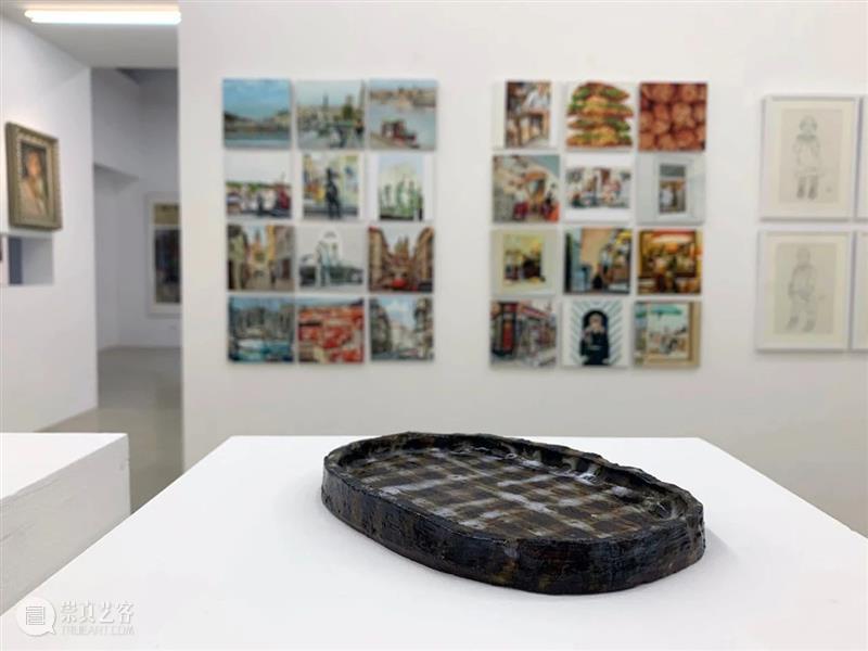 直播导览 | 群展“家人”4月24日下午4点开幕 家人 导览 群展 OpeningToday群展 艺术家 现场 作品 理念 故事 过程 崇真艺客