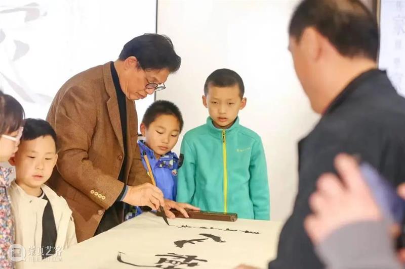 “传家训,塑家风”经典家训诵读活动正式启动 家风 经典 活动 市委宣传部 全民 办公室 上海古籍出版社 上海悦悦图书有限公司 仪式 志达 崇真艺客