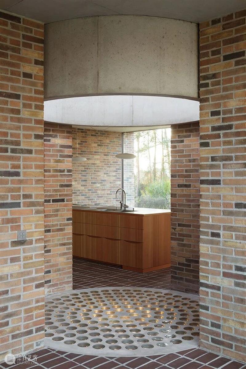 花式排砖，比利时九宫格之家 / Architecten Broekx-Schiepers Schiepers 比利时 花式 九宫格 住宅 农村 建筑 街区 中间 地下 崇真艺客