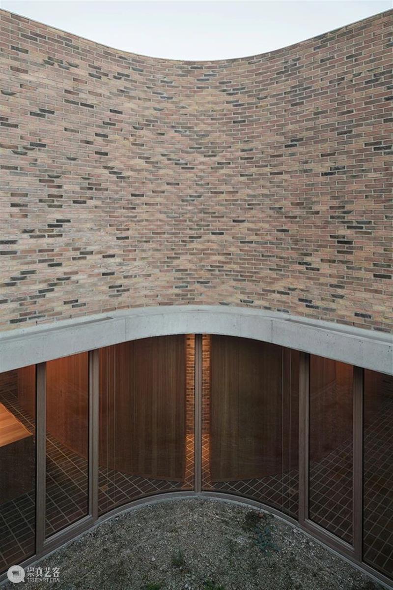 花式排砖，比利时九宫格之家 / Architecten Broekx-Schiepers Schiepers 比利时 花式 九宫格 住宅 农村 建筑 街区 中间 地下 崇真艺客