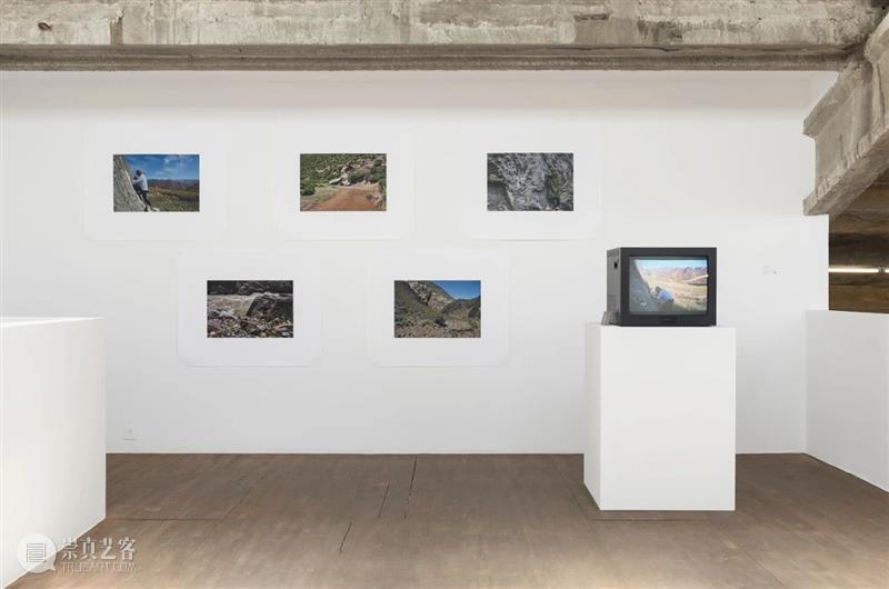 正在展出 | 庄辉个展「祁连山系」于常青画廊开幕，一条供我们重新与自己建立联系的途径 庄辉 祁连山 画廊 个展 途径 于常青 Zhuang Hui Range Redux 崇真艺客