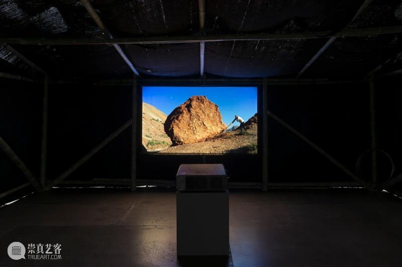 正在展出 | 庄辉个展「祁连山系」于常青画廊开幕，一条供我们重新与自己建立联系的途径 庄辉 祁连山 画廊 个展 途径 于常青 Zhuang Hui Range Redux 崇真艺客