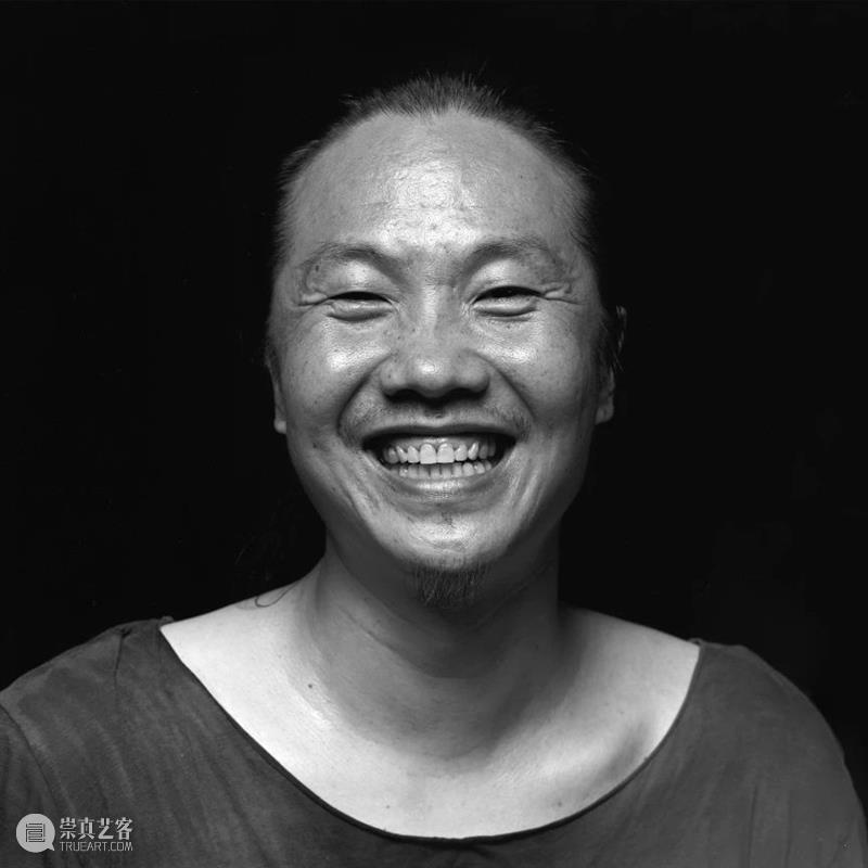 “尘”中见己 | 张咏、张震宇 | 《存在》艺术家卡片系列 存在 艺术家 张震宇 张咏 卡片 系列 周遭 世界 价值 世界上 崇真艺客