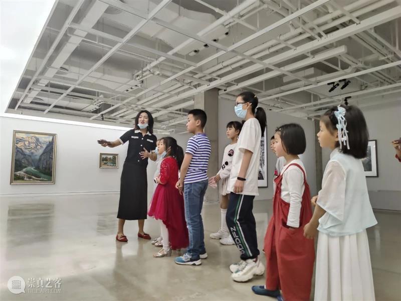 CGK艺工坊活动回顾 | 小小导览员 导览员 活动 CGK艺工坊 姚钟华 个展 风景 山水 期间 昆明 当代美术馆 崇真艺客