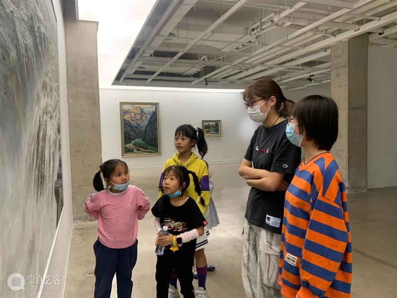 CGK艺工坊活动回顾 | 小小导览员 导览员 活动 CGK艺工坊 姚钟华 个展 风景 山水 期间 昆明 当代美术馆 崇真艺客