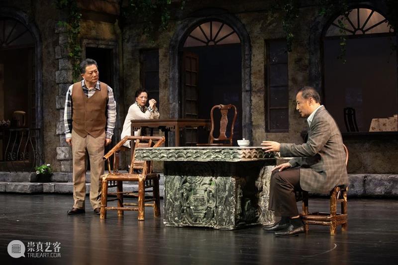 周野芒、宋忆宁、钱程携手拉开话剧《家客》全国巡演帷幕！ 周野芒 宋忆宁 钱程 话剧 家客 全国 帷幕 时代 巨人 城市 崇真艺客
