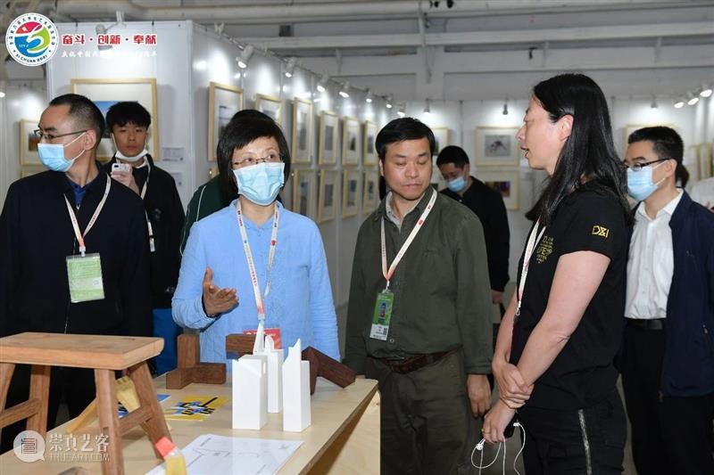 第六届大艺展开幕，一定要到同济大学板凳设计工作坊[zuò][zuò] 板凳 工作坊 同济大学 艺展 全国 大学生 艺术 活动 成都 造型 崇真艺客