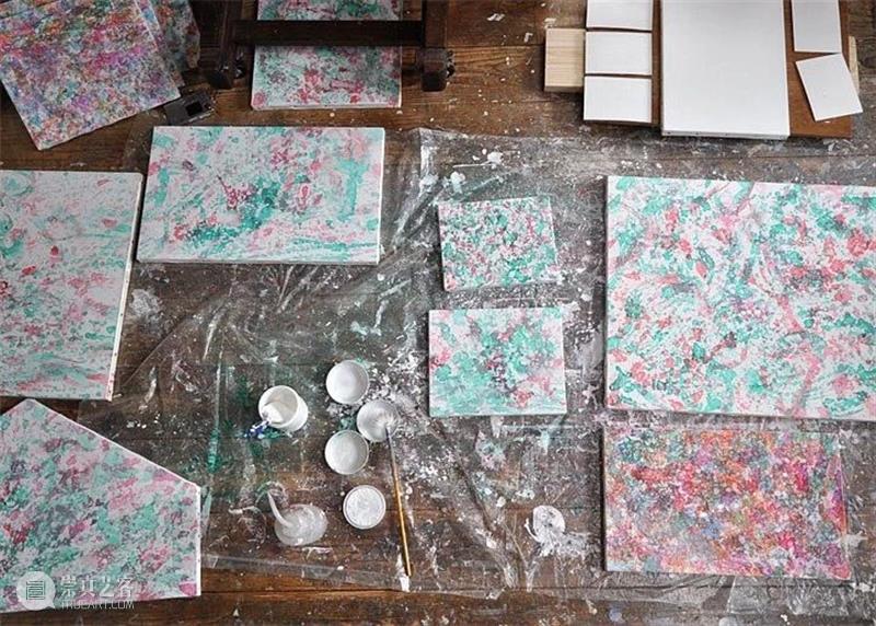 正在展出 | 宫崎骏动画场景原画师井上直久的梦幻世界 井上直久 宫崎骏 场景 动画 画师 梦幻世界 空中花园 丙烯 地方 笔触 崇真艺客