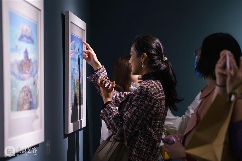 正在展出 | 宫崎骏动画场景原画师井上直久的梦幻世界 井上直久 宫崎骏 场景 动画 画师 梦幻世界 空中花园 丙烯 地方 笔触 崇真艺客