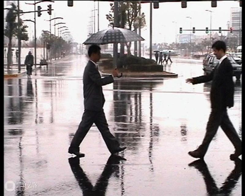 【OCAT上海馆 | 作品介绍】杨福东《城市之光》,2000 作品 城市之光 杨福东 上海馆 OCAT 当前 环形 录像 系列 展期 崇真艺客