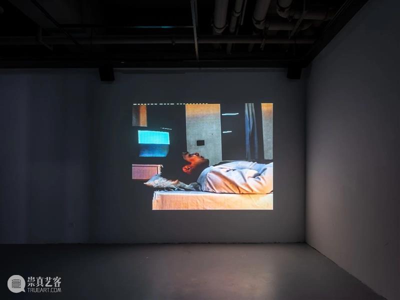 【OCAT上海馆 | 作品介绍】杨福东《城市之光》,2000 作品 城市之光 杨福东 上海馆 OCAT 当前 环形 录像 系列 展期 崇真艺客