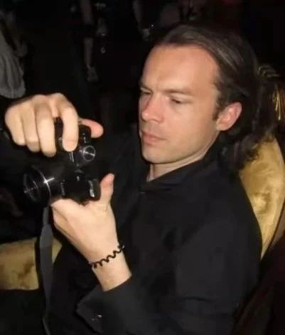 全英工坊 | 体验不一样的“色彩”艺术世界 艺术 世界 色彩 工坊 松美术馆 Aliceart艺术工作室 学生们 眼镜 艺术家 萧勤 崇真艺客