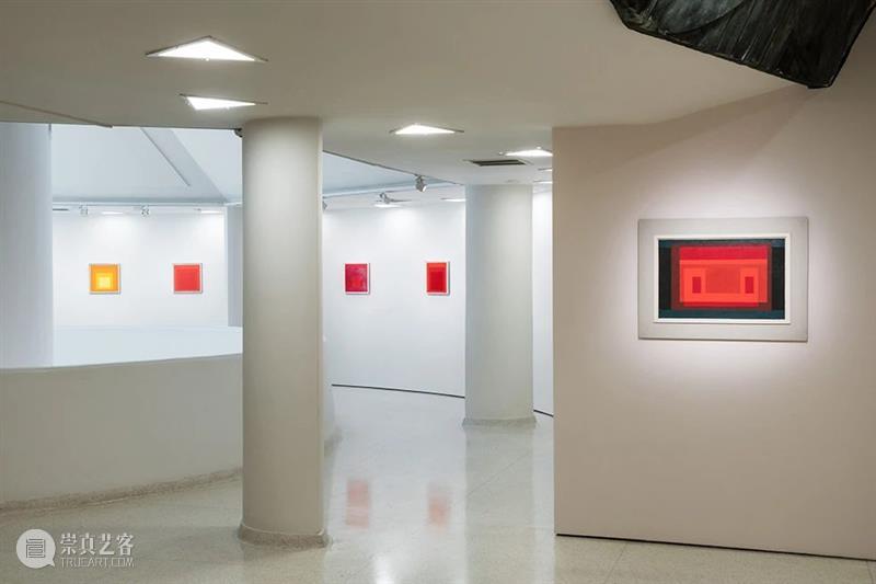 香港巴塞尔 | 约瑟夫·阿尔伯斯（Josef Albers）《向方形致敬》 约瑟夫 阿尔伯斯 Albers 向方形致敬 香港 巴塞尔 习作 方形 梅森耐特 纤维板 崇真艺客