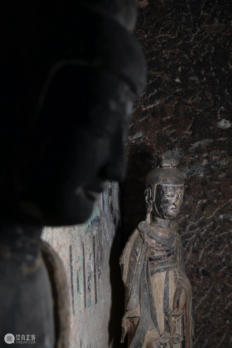 麦积山第120窟：邂逅北朝的吊带装、手提包 吊带 手提包 麦积山 北朝 麦积山石窟 石窟 位置 麦积山石窟西 东侧 下方 崇真艺客