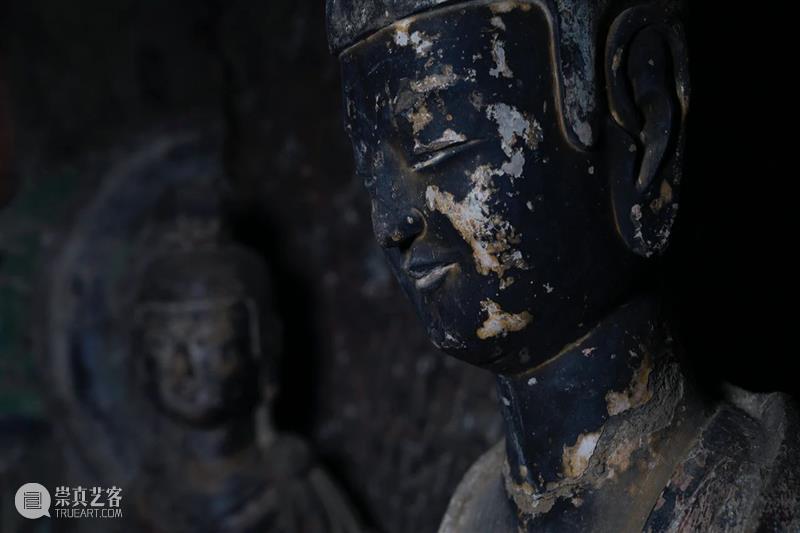 麦积山第120窟：邂逅北朝的吊带装、手提包 吊带 手提包 麦积山 北朝 麦积山石窟 石窟 位置 麦积山石窟西 东侧 下方 崇真艺客