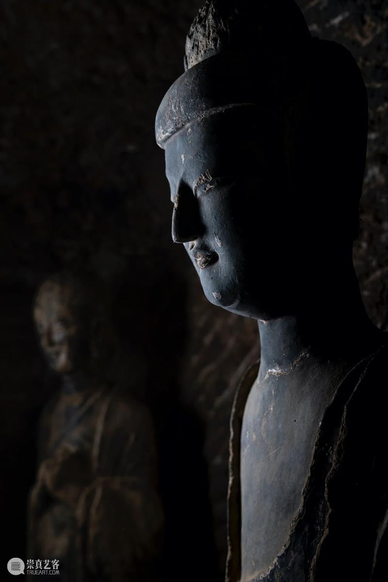 麦积山第120窟：邂逅北朝的吊带装、手提包 吊带 手提包 麦积山 北朝 麦积山石窟 石窟 位置 麦积山石窟西 东侧 下方 崇真艺客