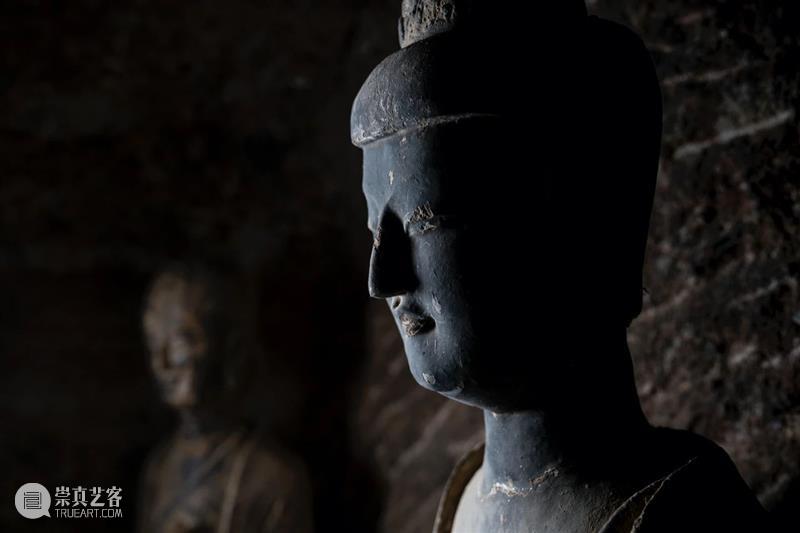 麦积山第120窟：邂逅北朝的吊带装、手提包 吊带 手提包 麦积山 北朝 麦积山石窟 石窟 位置 麦积山石窟西 东侧 下方 崇真艺客